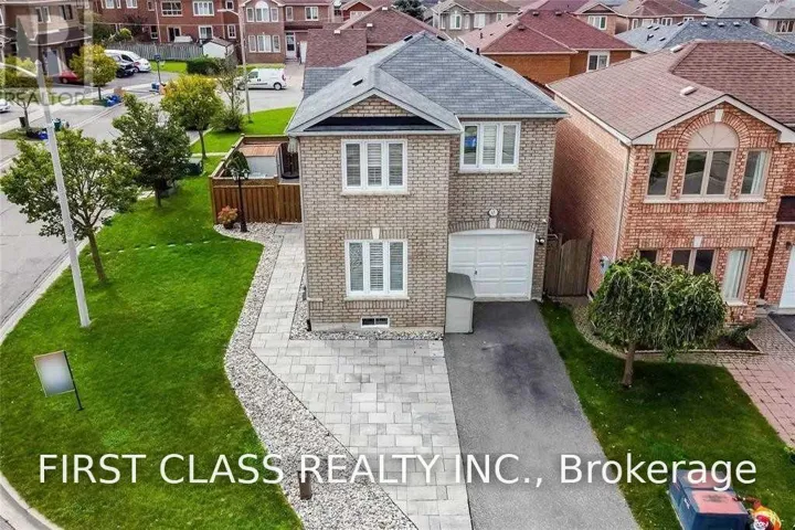 67 DENTON CIRCLE, Vaughan (Maple), Ontario L6A2N4