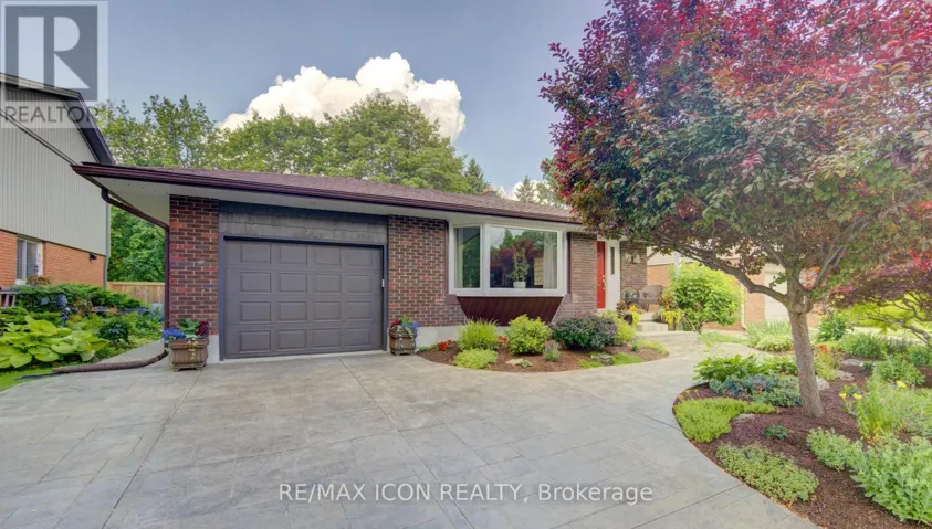 93 BRIARGATE DRIVE, Kitchener, Ontario N2E2J4