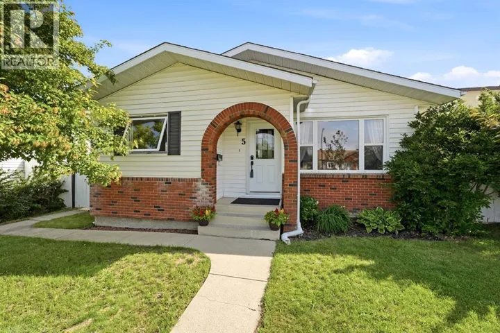 5 Everitt Crescent, Red Deer, Alberta T4R1Y7