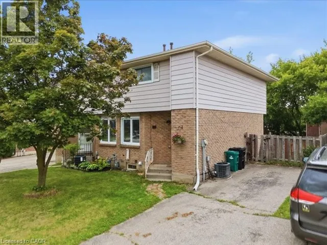 58 THE COUNTRY Way, Kitchener, Ontario N2E2K8
