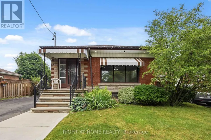 8 GRASSINGTON CRESCENT, Toronto (Woburn), Ontario M1G1X5