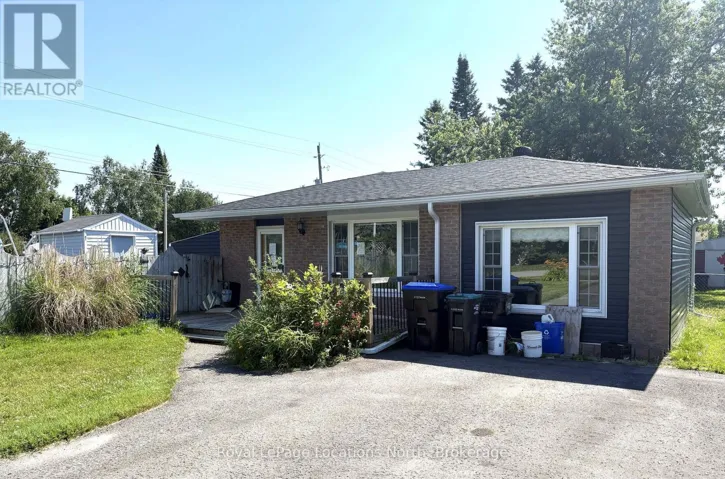 2 LYNN STREET, Tiny (Perkinsfield), Ontario L0L2J0