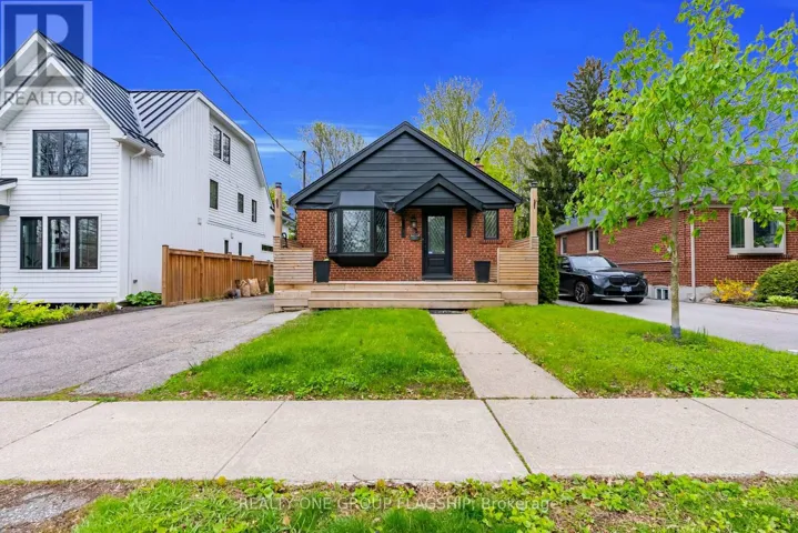 19 YORKVIEW DRIVE, Toronto (Stonegate-Queensway), Ontario M8Z2G1