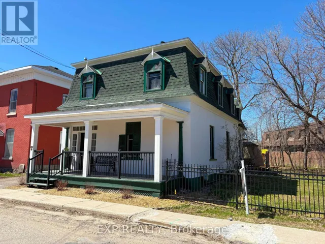 128 RENFREW AVENUE E, Renfrew, Ontario K7V2W9