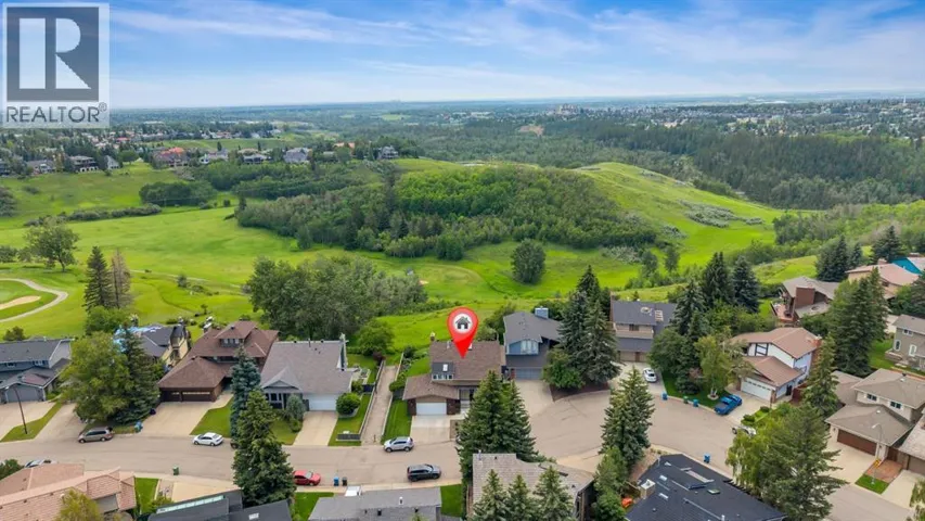 24 Woodgrove Crescent SW, Calgary, Alberta T2W3Z1