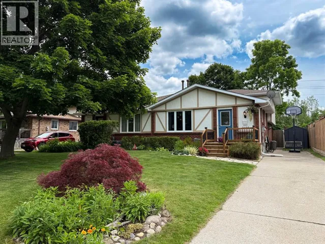 2623 KAYMAR CRESCENT, Sarnia, Ontario N0N1C0