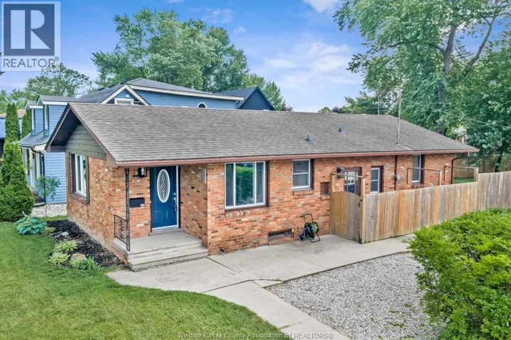 305 EDGEWATER BOULEVARD, Tecumseh, Ontario N8N2G9