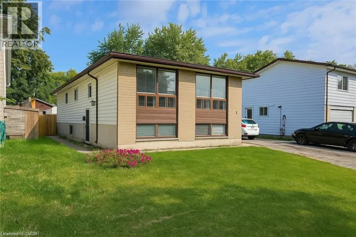 16 GARROW Drive, Hamilton, Ontario L9C6G9
