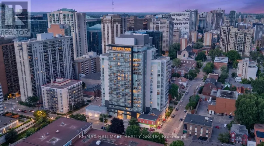 201 - 255 BAY STREET, Ottawa, Ontario K1R0C5