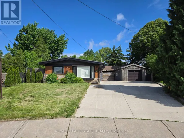 17 CARMEN AVENUE, Hamilton (Macassa), Ontario L8V2H5