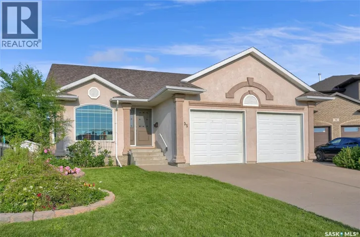 35 Marigold CRESCENT, Moose Jaw, Saskatchewan S6J1L2