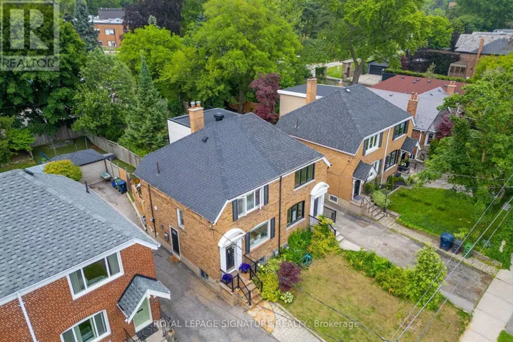 132 GLENVALE BOULEVARD, Toronto (Leaside), Ontario M4G2V9