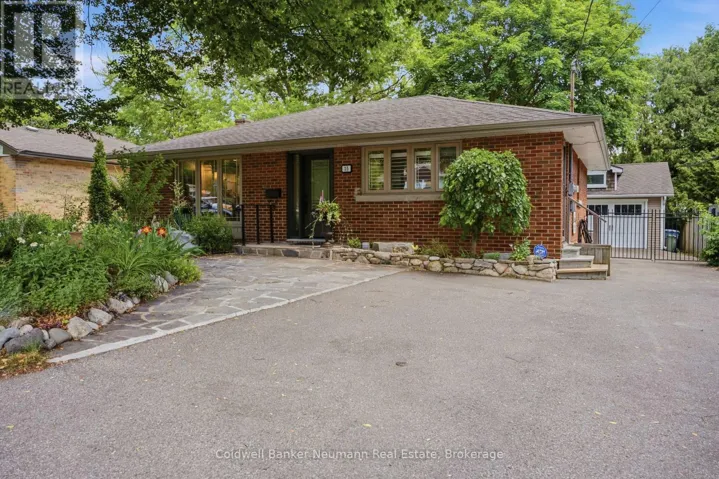 35 GLADSTONE AVENUE, Guelph (Riverside Park), Ontario N1E1L8