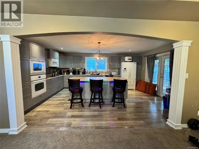611 Nimpkish Dr, Gold River, British Columbia V0P1G0