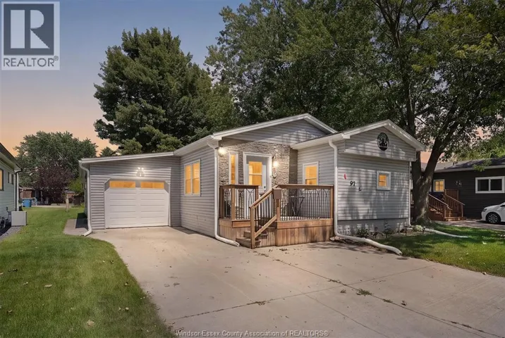 97 Dana DRIVE, Essex, Ontario N8M1Z9