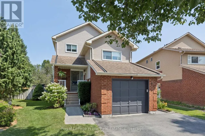 9 GILES COURT, Whitby (Blue Grass Meadows), Ontario L1N8T6