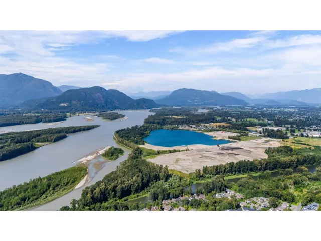 2 43450 ALAMEDA DRIVE, Chilliwack Mountain, Chilliwack, British Columbia V2R4A5
