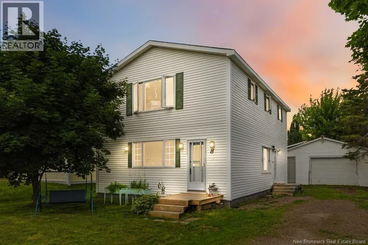 8 Hillside Street, Pointe-Du-Chêne, New Brunswick E4P4M2