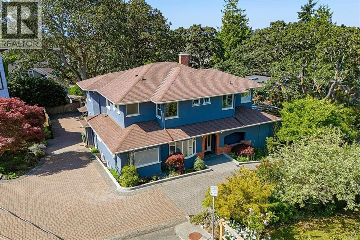 1 Briar Pl, Victoria, British Columbia V8S3J5
