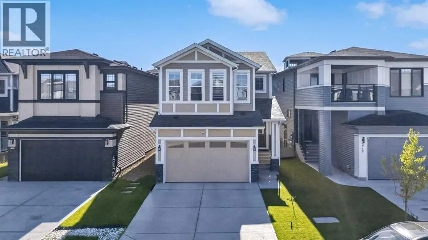 274 Lucas Place NW, Calgary, Alberta T2P2E4