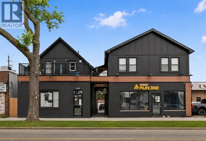 976 HOWARD AVENUE, Windsor, Ontario N9A1S5