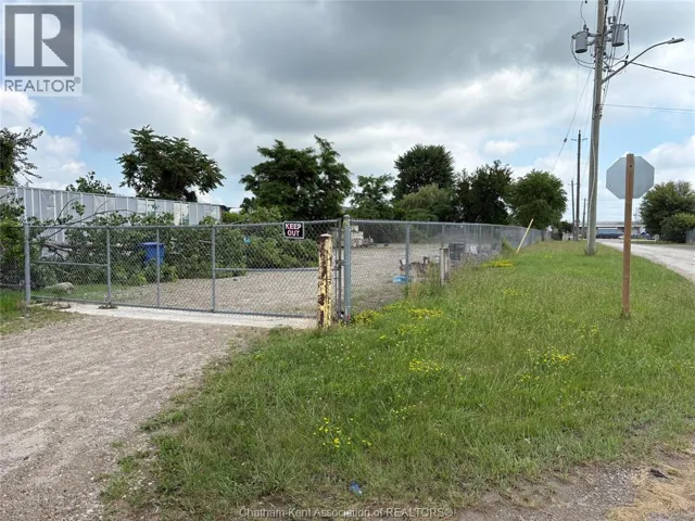 15 IVAN STREET, Chatham, Ontario N7M5J4
