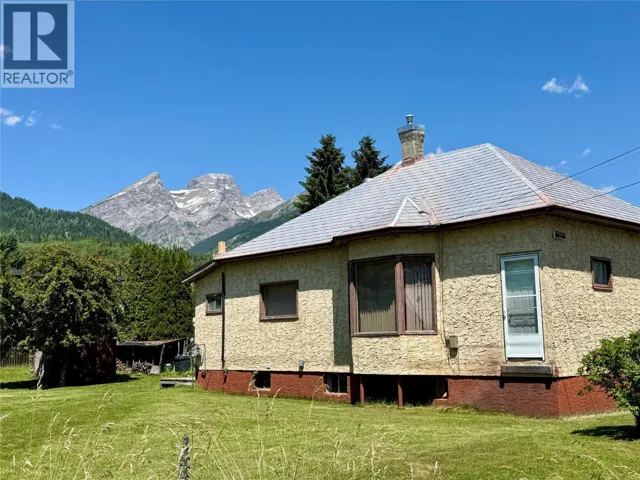 1101 9th Avenue, Fernie, British Columbia V0B1M0