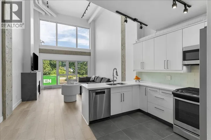 309 27 ALEXANDER STREET, Vancouver, British Columbia V6A1B2