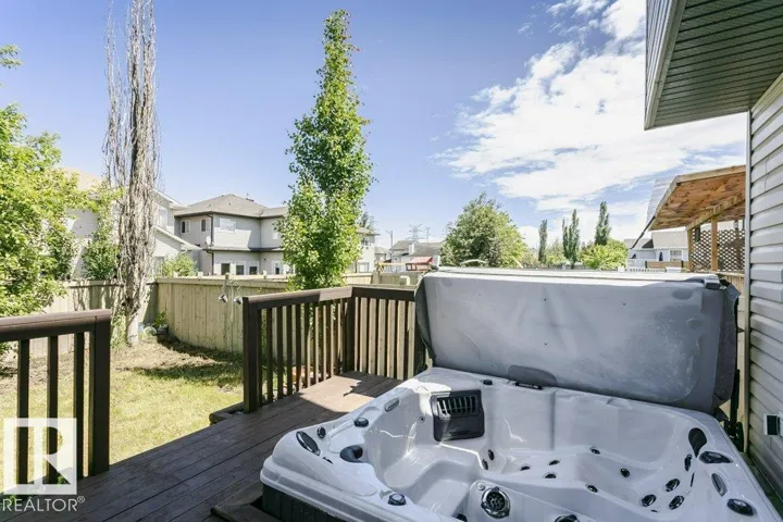 8018 3 AV SW, Edmonton, Alberta T6X1K6