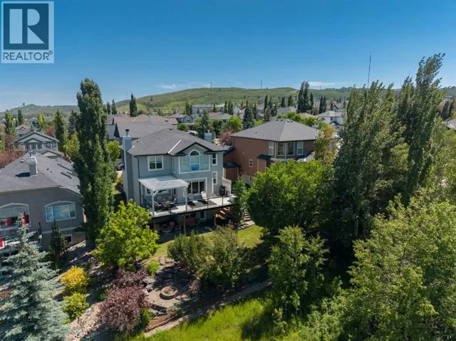 124 Valley Creek Crescent NW, Calgary, Alberta T3B5V3