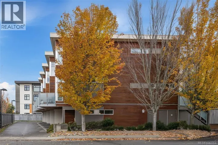 3 2830 Irma St, Victoria, British Columbia V9A1S2