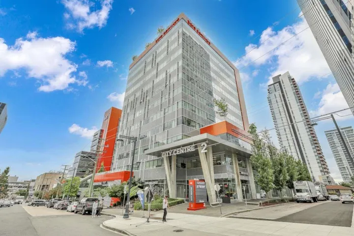 709 9639 137A STREET, Surrey, British Columbia V3T0M1