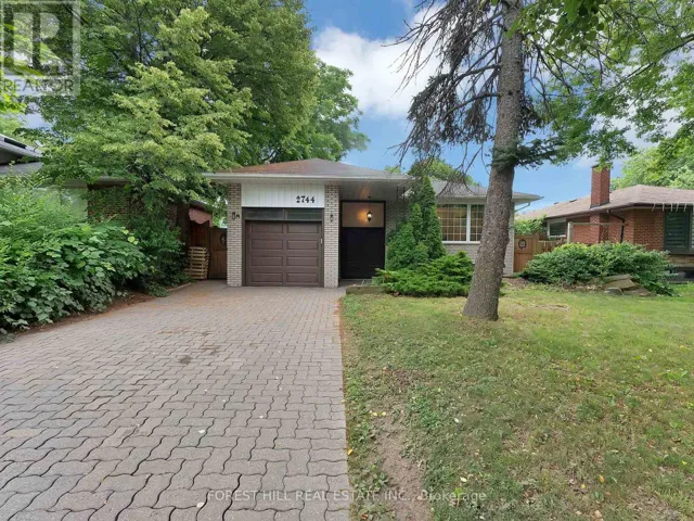 2744 TRUSCOTT DRIVE, Mississauga (Clarkson), Ontario L5J2B7