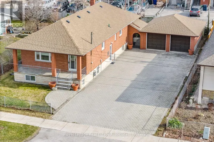 5 ROSEWOOD AVENUE, Toronto (Stonegate-Queensway), Ontario M8Z1X3