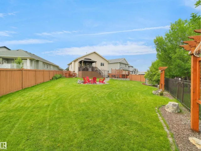 3704 141 AV NW, Edmonton, Alberta T5Y0E3