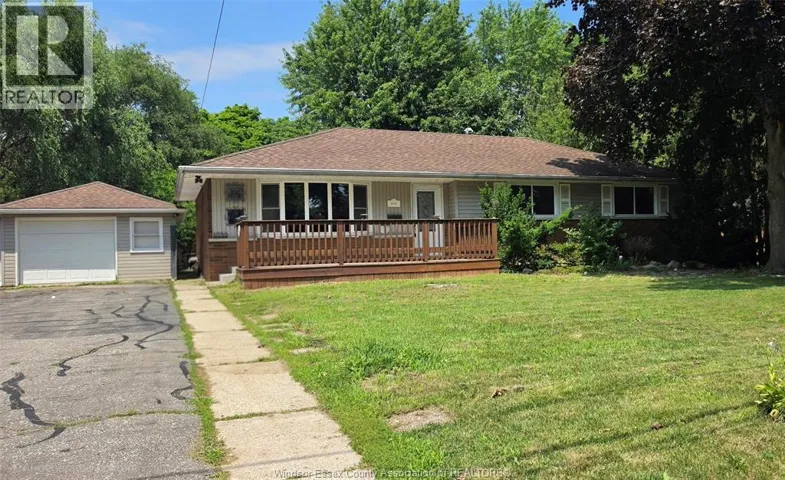 1050 BARTLET, Windsor, Ontario N9G1V4