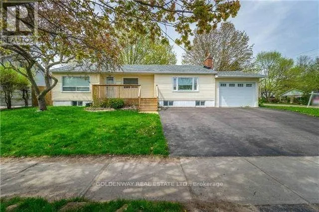 166 NEWTON STREET, Newmarket (Gorham-College Manor), Ontario L3Y3K5