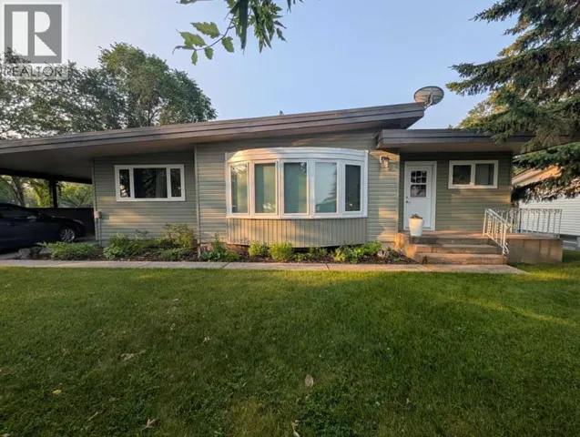 703 5 Avenue W, Brooks, Alberta T1R0E4