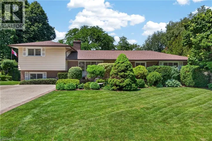 657 IROQUOIS Avenue, Ancaster, Ontario L9G3B6