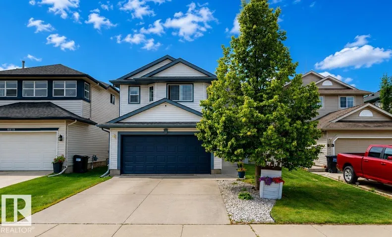 8821 8 AV SW, Edmonton, Alberta T6X1C4