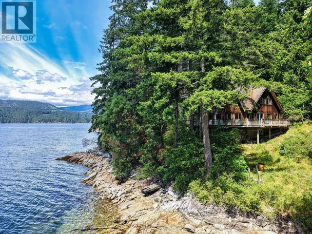 6787 SECHELT INLET ROAD, Sechelt, British Columbia V7Z0L2