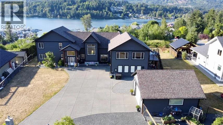 213 Tal Cres, Lake Cowichan, British Columbia V0R2G0