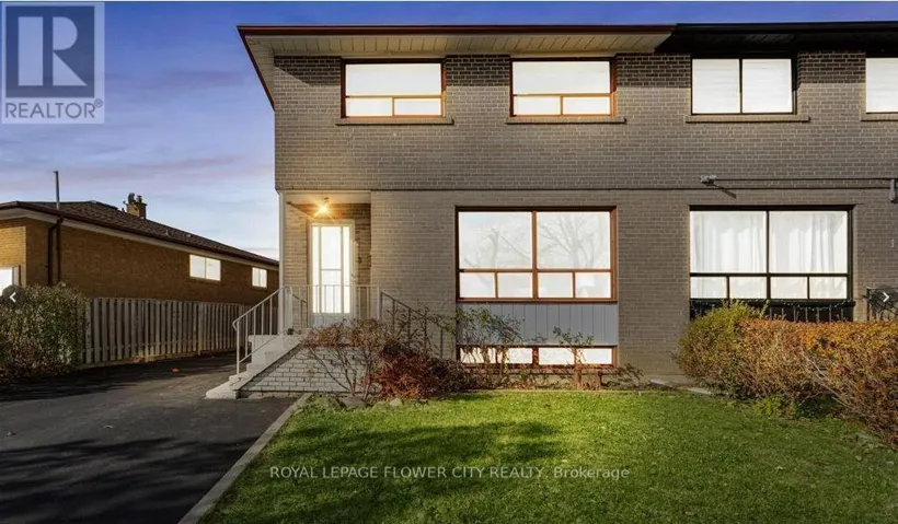 3 CLAYHALL CRESCENT, Toronto (York University Heights), Ontario M3J1W5