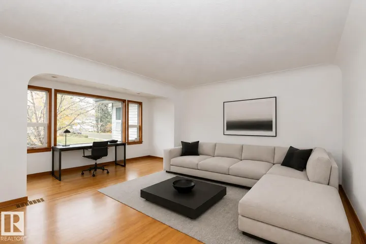 8935 120 ST NW, Edmonton, Alberta T6G1X6
