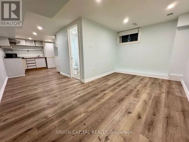 LOWER - 96 HIAWATHA ROAD, Toronto (Greenwood-Coxwell), Ontario M4L2X8