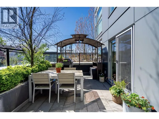 210 1588 E HASTINGS STREET, Vancouver, British Columbia V5L0B8