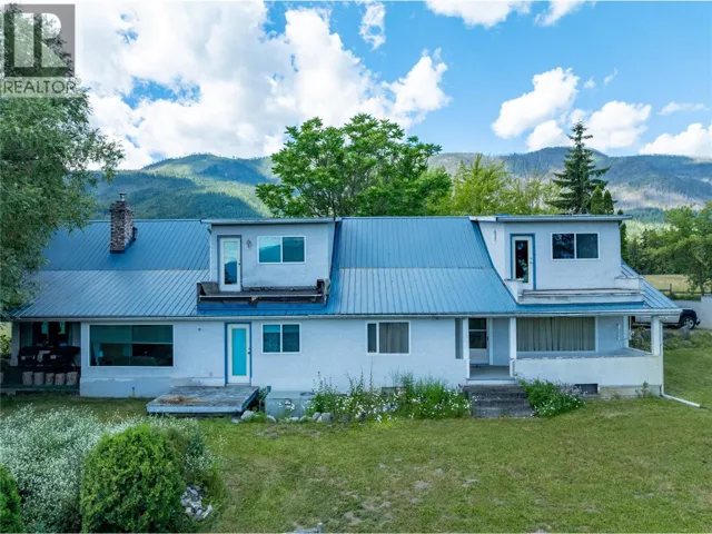 1102 Trans Canada Highway, Sorrento, British Columbia V0E2W0