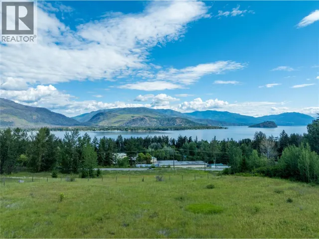1102 Trans Canada Highway, Sorrento, British Columbia V0E2W0