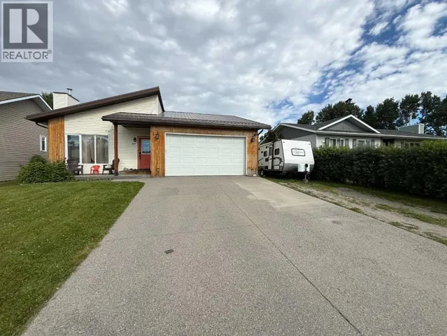 429 Collinge Road, Hinton, Alberta T7V1L1