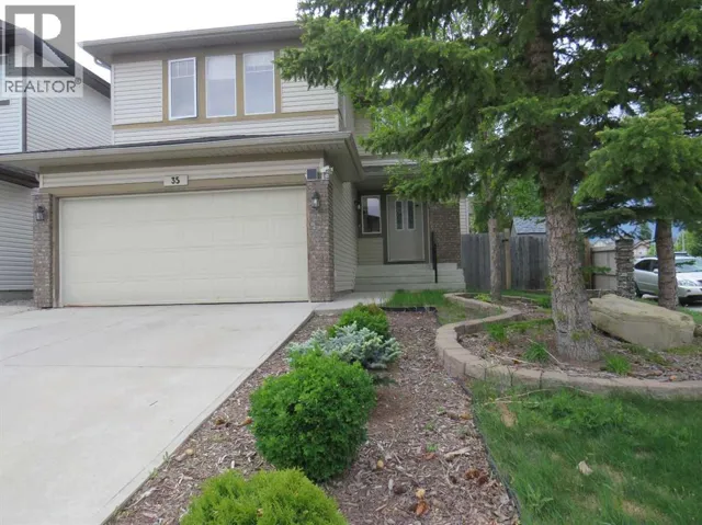 35 Panamount View NW, Calgary, Alberta T3K0A6